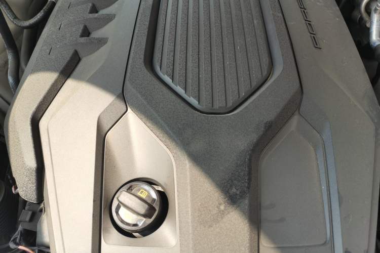Used Porsche Macan 2024 Macan 2.0T Engine Bay