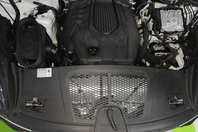 Used Porsche Macan 2024 Macan 2.0T Engine Bay