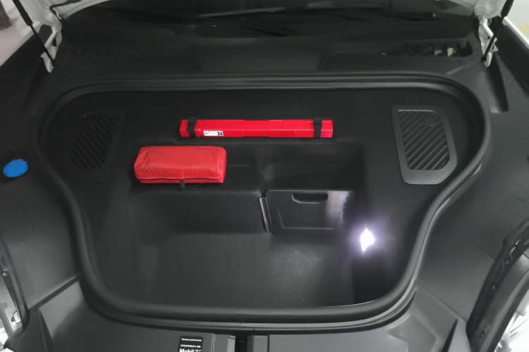 Used Porsche Macan 2024 Macan Long Range Edition Engine Bay