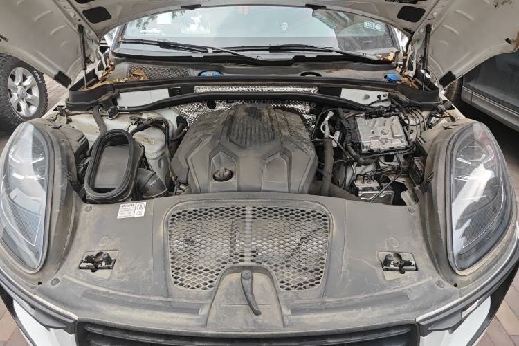 Used Porsche Macan 2024 Macan 2.0T Engine Bay
