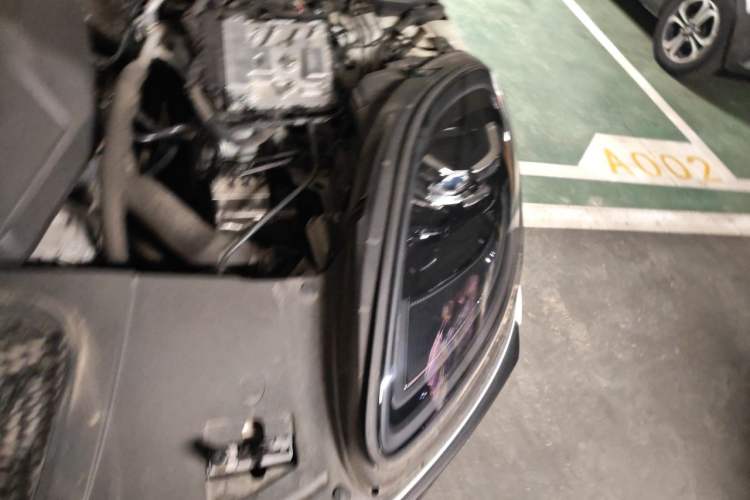 Used Porsche Macan 2024 Macan 2.0T Engine Bay Left