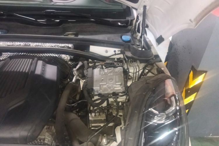 Used Porsche Macan 2024 Macan 2.0T Engine Bay Left