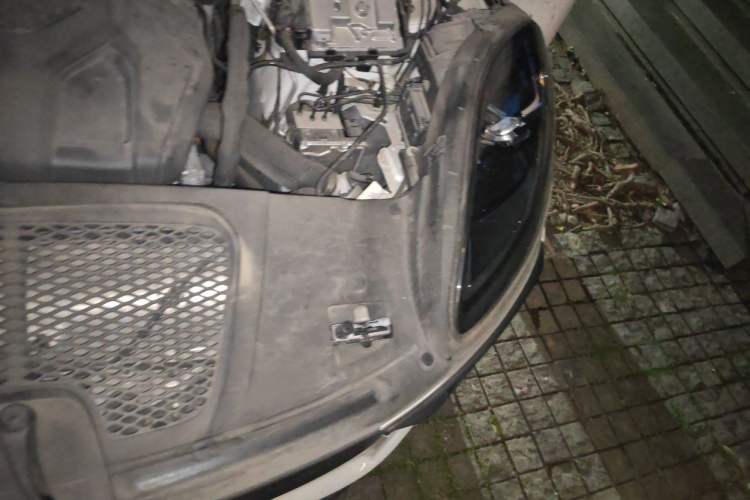 Used Porsche Macan 2024 Macan 2.0T Engine Bay Left