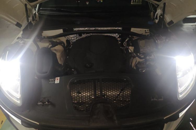 Used Porsche Macan 2024 Macan 2.0T Engine Bay