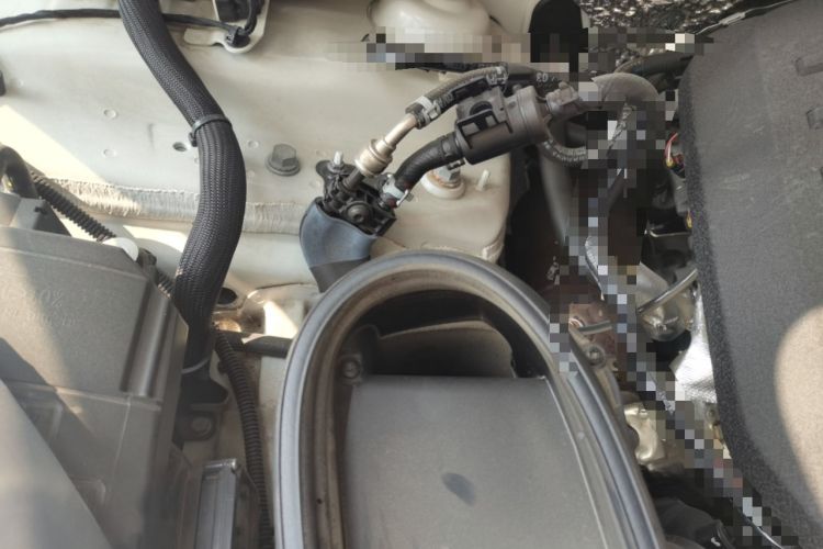 Used Porsche Macan 2024 Macan 2.0T Engine Bay Right