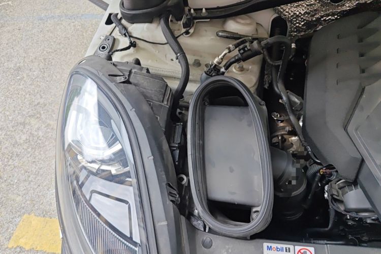 Used Porsche Macan 2024 Macan T 2.0T Engine Bay Right