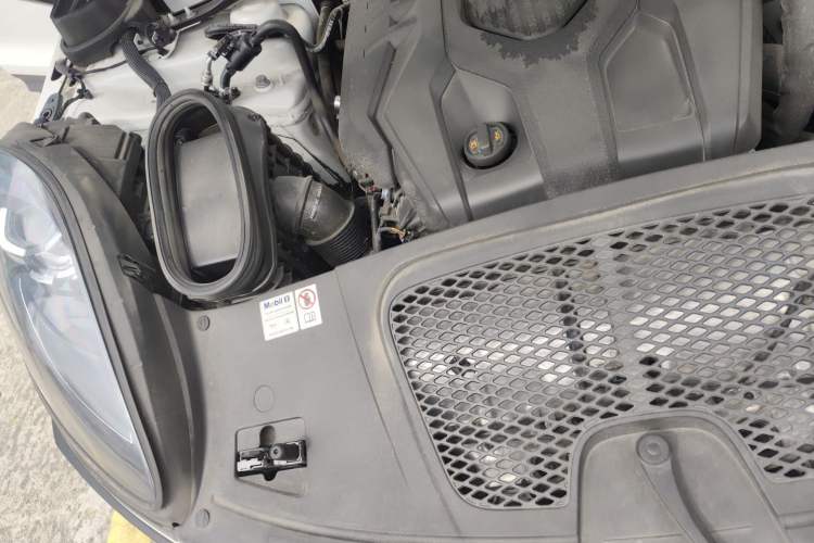 Used Porsche Macan 2024 Macan 2.0T Engine Bay Right