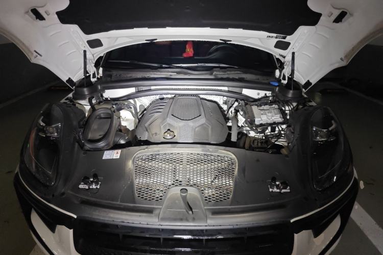 Used Porsche Macan 2024 Macan 2.0T Engine Bay