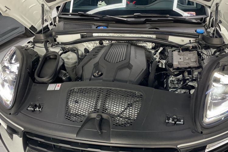 Used Porsche Macan 2024 Macan 2.0T Engine Bay