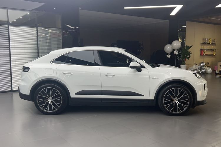 Used Porsche Macan 2024 Macan Long Range Edition Exterior 2