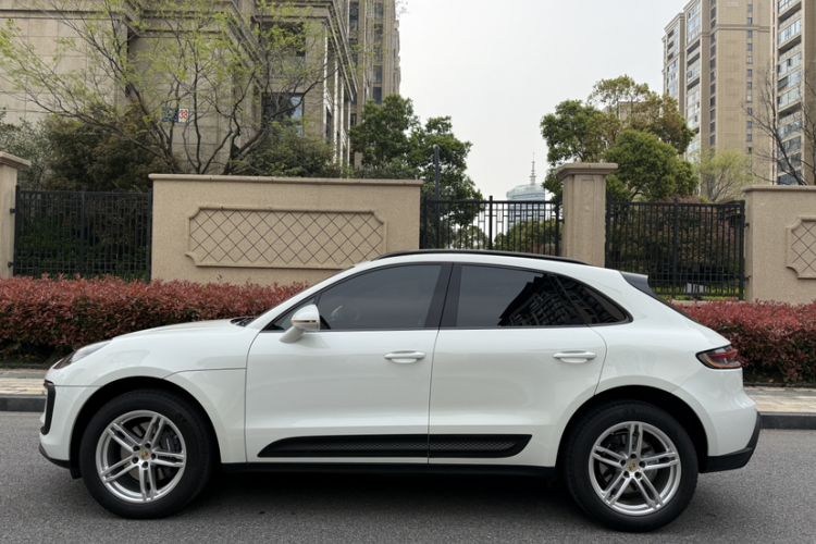 Used Porsche Macan 2024 Macan 2.0T Exterior 2