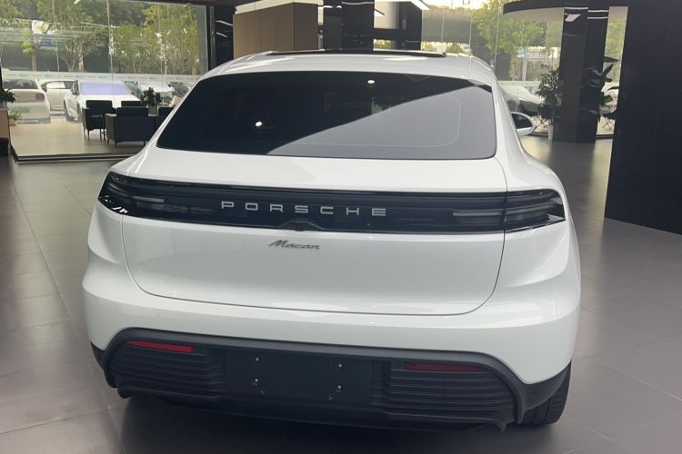 Used Porsche Macan 2024 Macan Long Range Edition Exterior 3