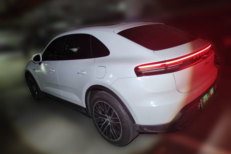 Used Porsche Macan 2024 Macan Long Range Edition Exterior 3