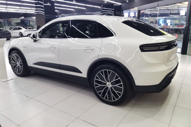 Used Porsche Macan 2024 Macan Long Range Edition Exterior 3
