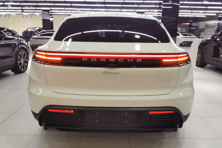 Used Porsche Macan 2024 Macan Long Range Edition Exterior 4
