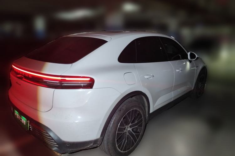 Used Porsche Macan 2024 Macan Long Range Edition Exterior 5