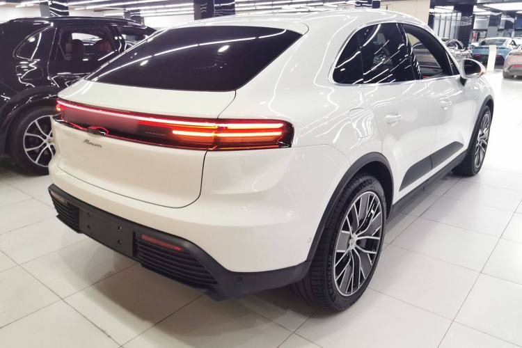 Used Porsche Macan 2024 Macan Long Range Edition Exterior 5