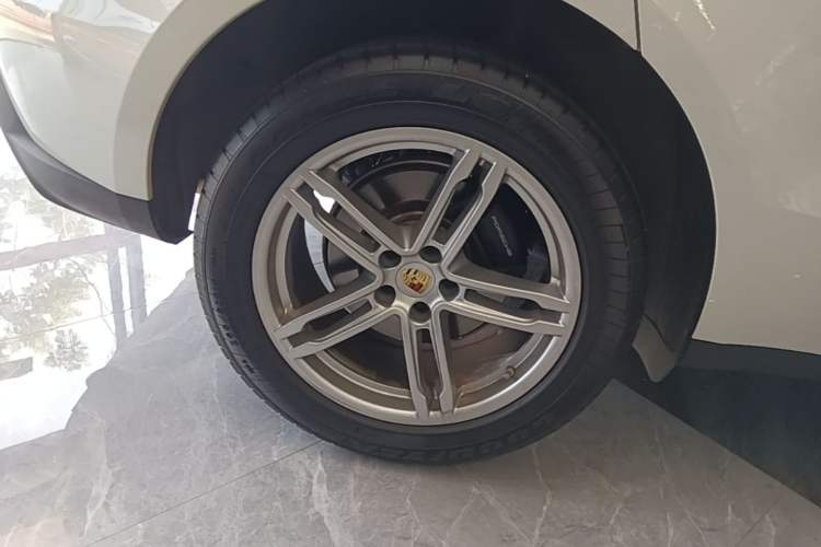 Used Porsche Macan 2024 Macan 2.0T Exterior 5