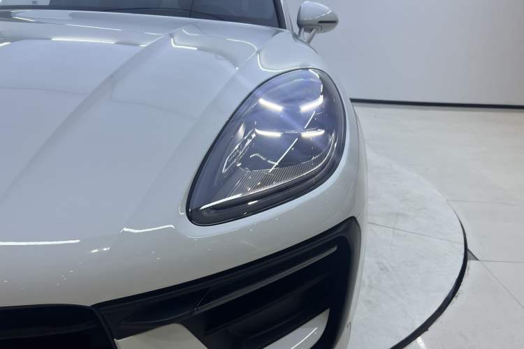 Used Porsche Macan 2024 Macan 2.0T Exterior 6