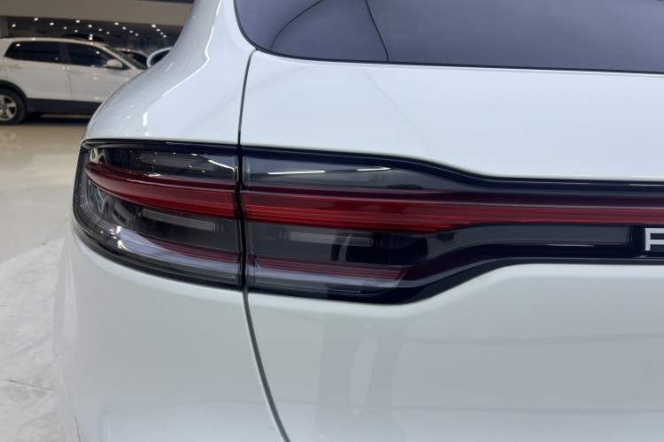 Used Porsche Macan 2024 Macan 2.0T Exterior 7