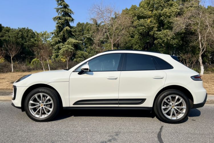 Used Porsche Macan 2024 Macan 2.0T Exterior 7