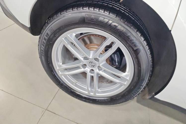 Used Porsche Macan 2024 Macan 2.0T Exterior 8