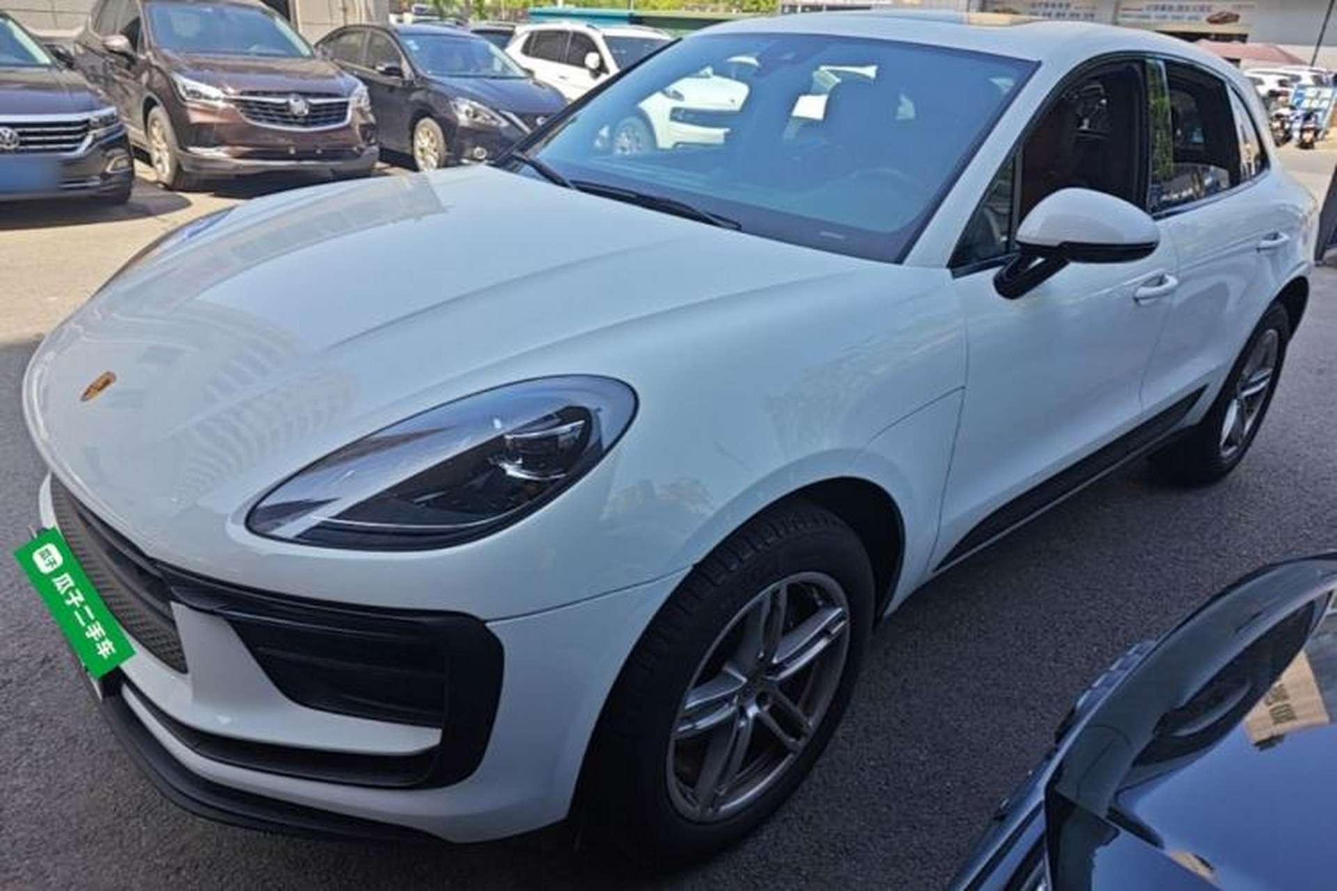 Used Porsche Macan 2024 Macan 2.0T Front Left 45 Deg