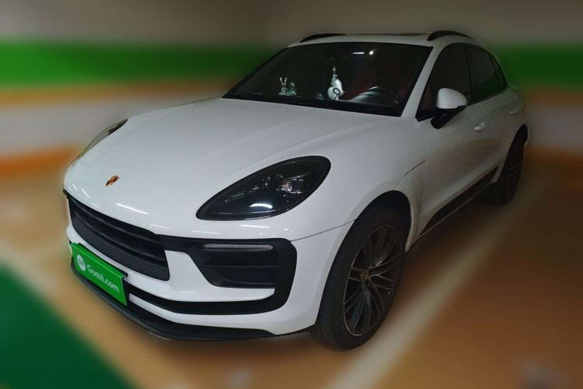 Used Porsche Macan 2024 Macan 2.0T Front Left 45 Deg