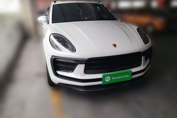 Used Porsche Macan 2024 Macan 2.0T Front Right 45 Deg