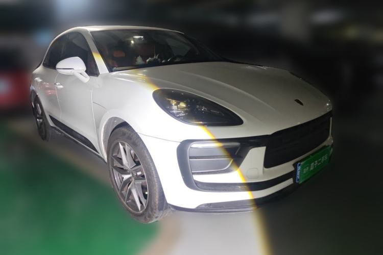 Used Porsche Macan 2024 Macan 2.0T Front Right 45 Deg