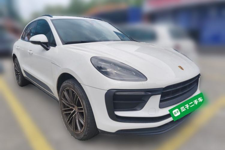 Used Porsche Macan 2024 Macan 2.0T Front Right 45 Deg