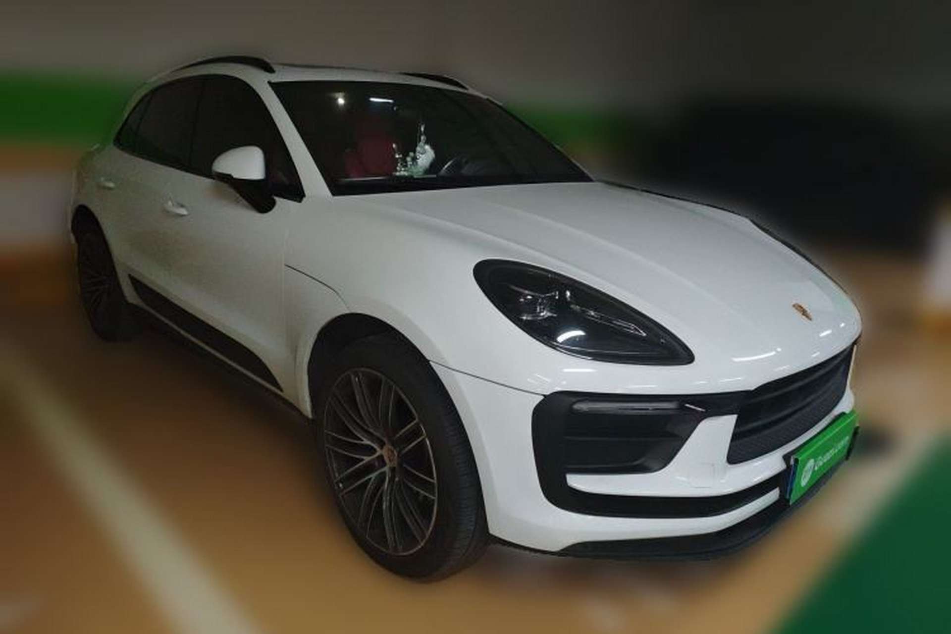 Used Porsche Macan 2024 Macan 2.0T Front Right 45 Deg