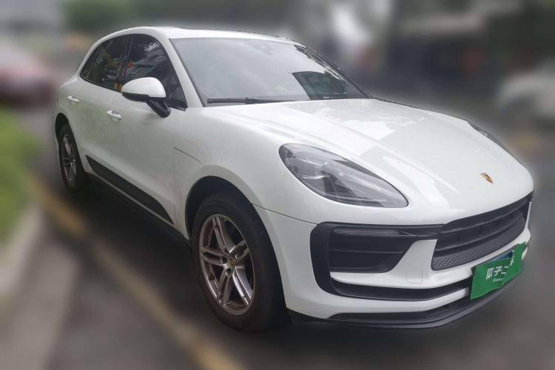 Used Porsche Macan 2024 Macan 2.0T Front Right 45 Deg