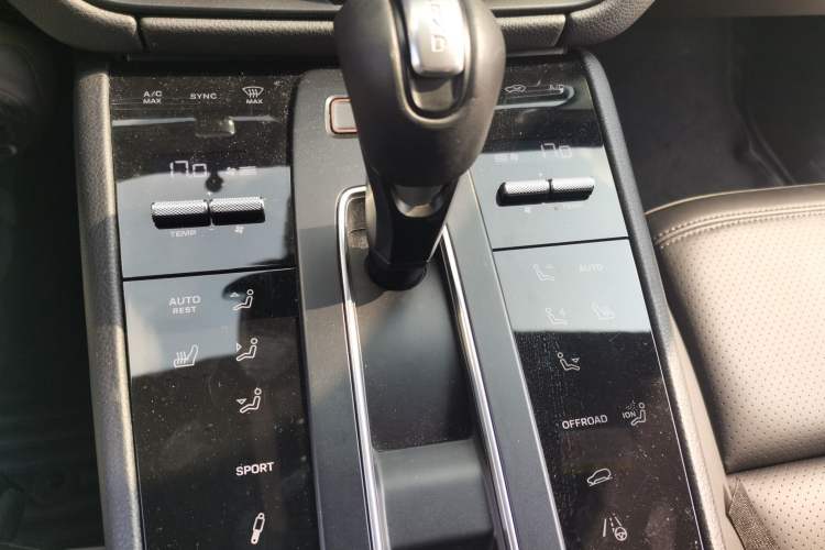 Used Porsche Macan 2024 Macan 2.0T Gear Lever