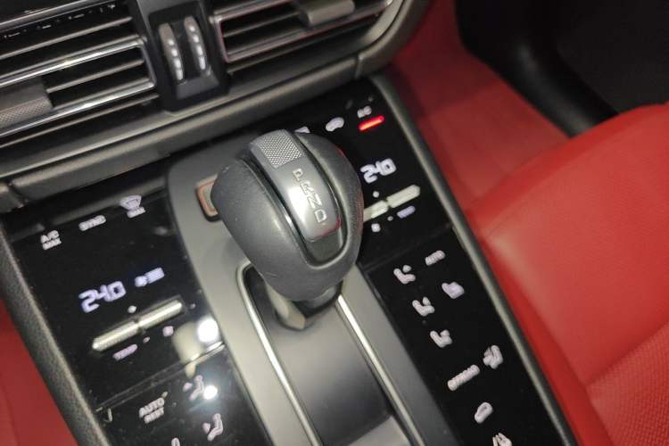 Used Porsche Macan 2024 Macan 2.0T Gear Lever