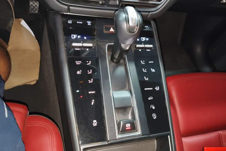 Used Porsche Macan 2024 Macan 2.0T Gear Lever