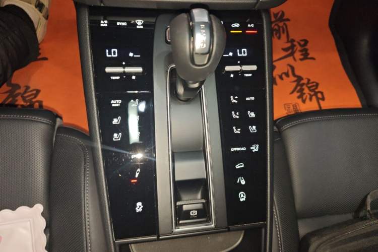 Used Porsche Macan 2024 Macan 2.0T Gear Lever