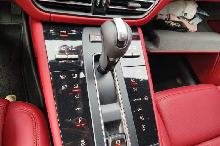 Used Porsche Macan 2024 Macan 2.0T Gear Lever