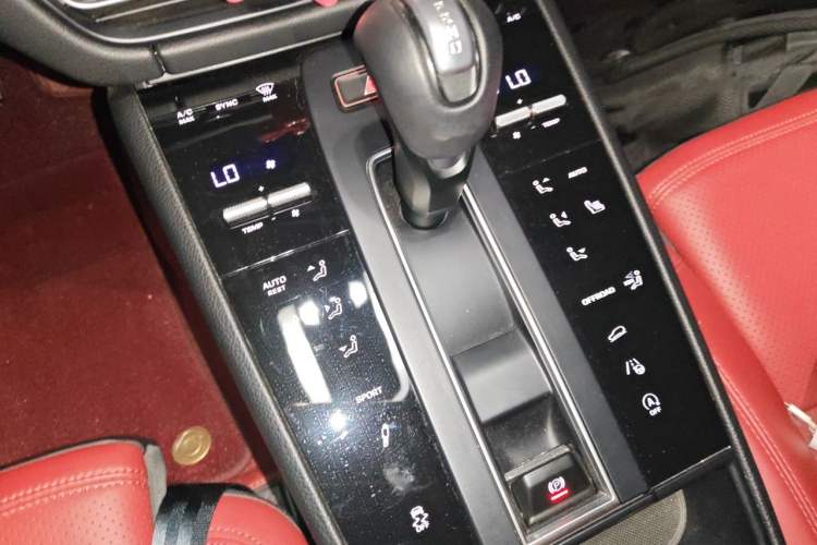 Used Porsche Macan 2024 Macan 2.0T Gear Lever