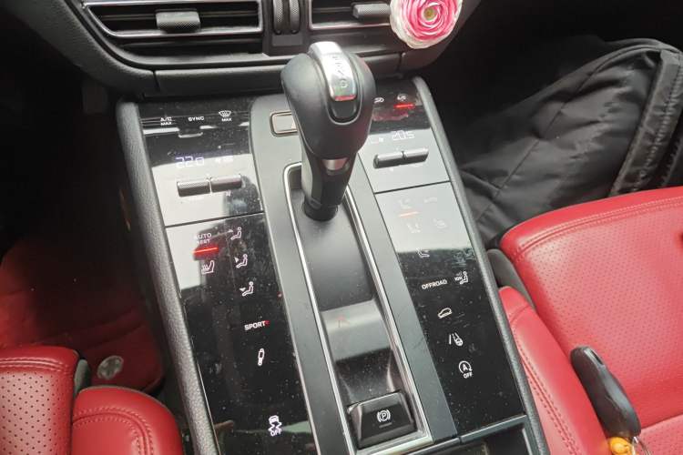 Used Porsche Macan 2024 Macan 2.0T Gear Lever