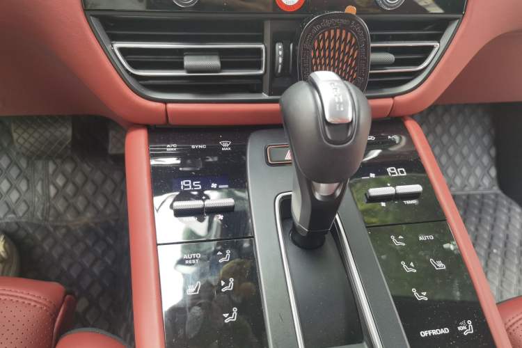 Used Porsche Macan 2024 Macan 2.0T Gear Lever