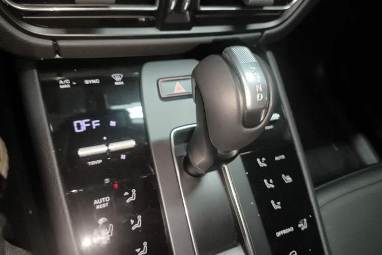 Used Porsche Macan 2024 Macan 2.0T Gear Lever
