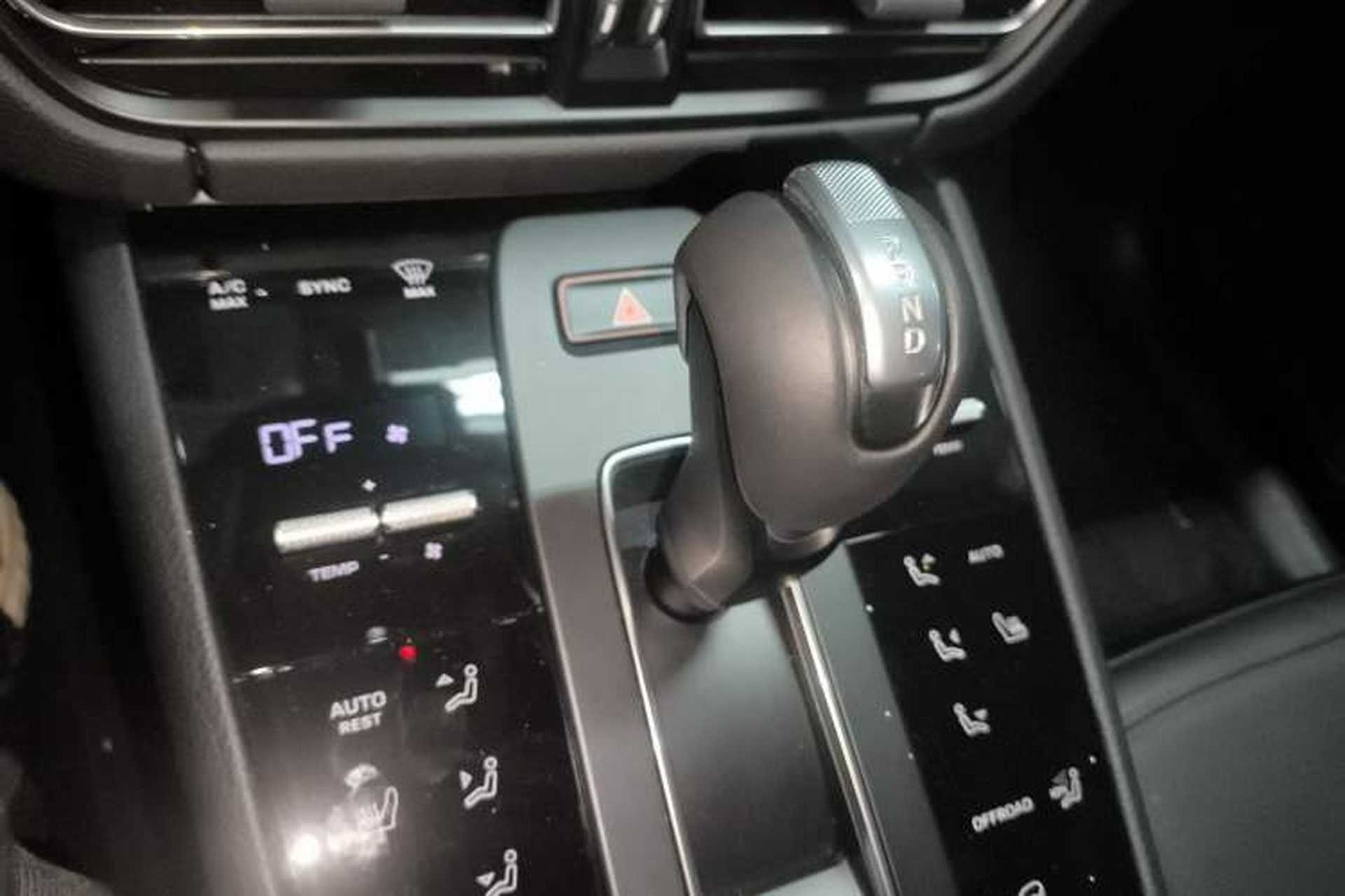 Used Porsche Macan 2024 Macan 2.0T Gear Lever