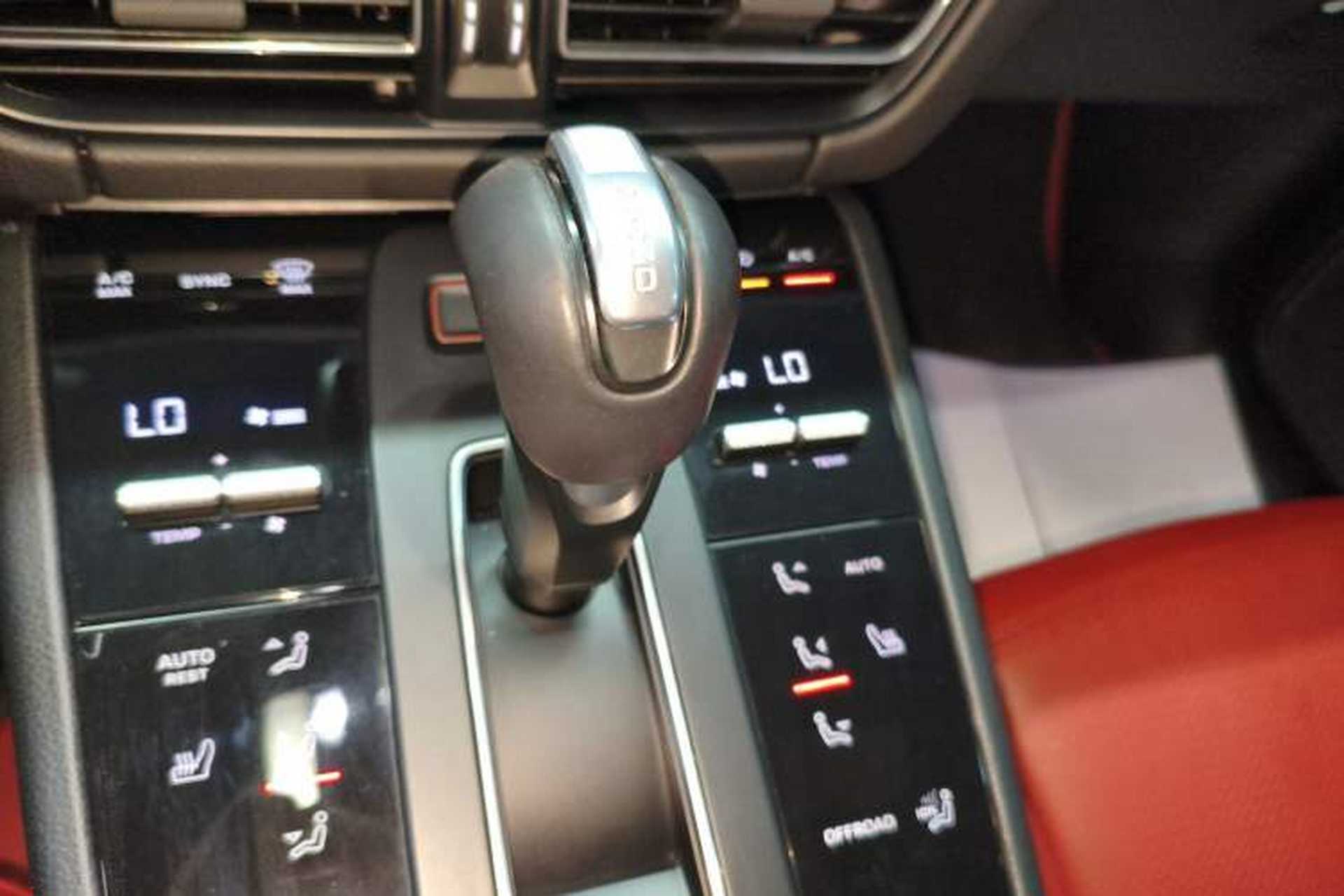 Used Porsche Macan 2024 Macan 2.0T Gear Lever