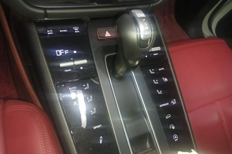 Used Porsche Macan 2024 Macan 2.0T Gear Lever