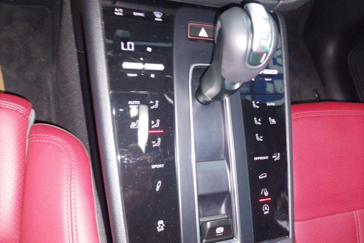 Used Porsche Macan 2024 Macan 2.0T Gear Lever