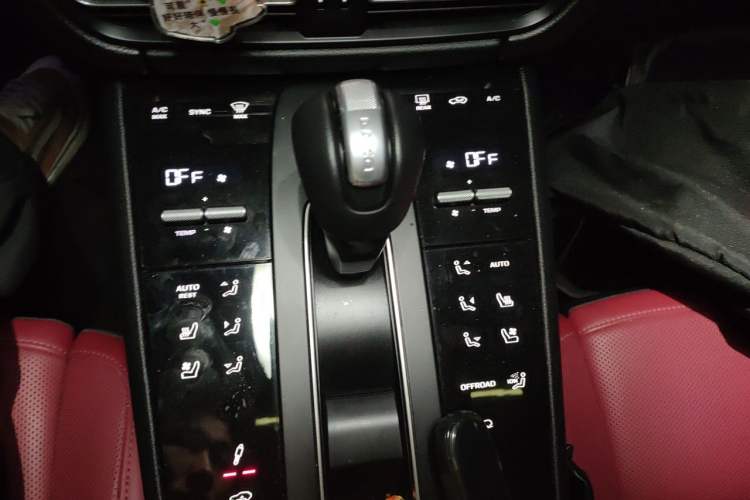 Used Porsche Macan 2024 Macan S 2.9T Gear Lever