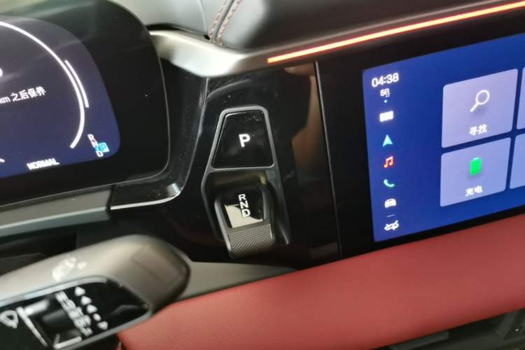 Used Porsche Macan 2024 Macan Long Range Edition Gear Lever