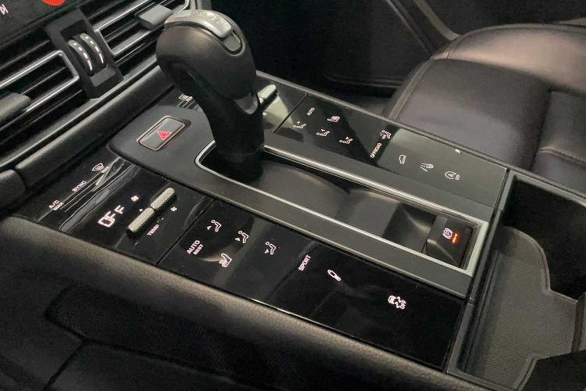 Used Porsche Macan 2024 Macan 2.0T Gear Lever