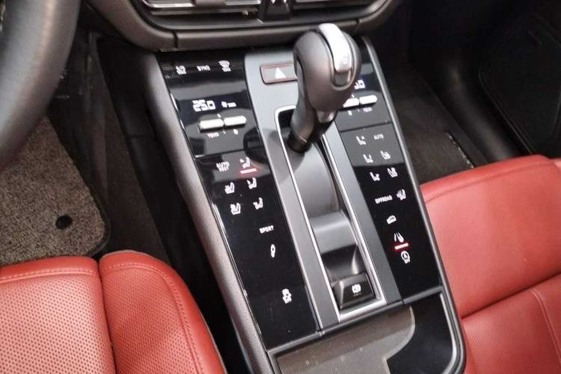 Used Porsche Macan 2024 Macan 2.0T Gear Lever